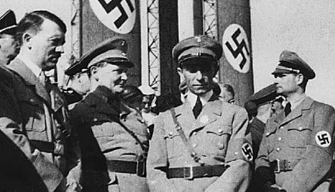 NS-Propagandaminister Joseph Goebbels (2. von rechts)