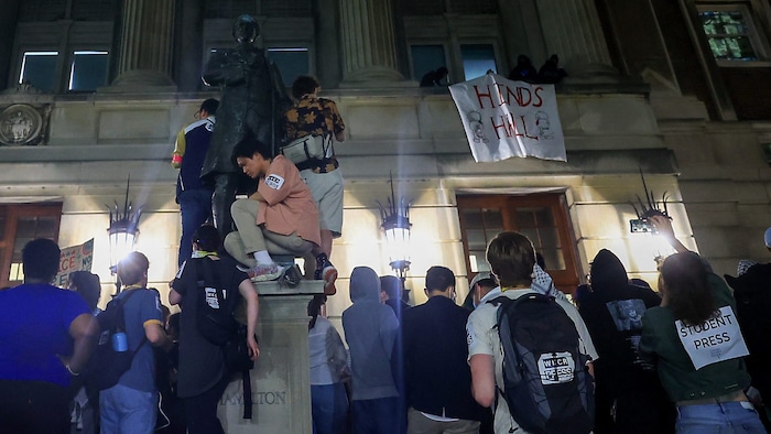 Protesters in front of the historic Hamilton Hall at Columbia University