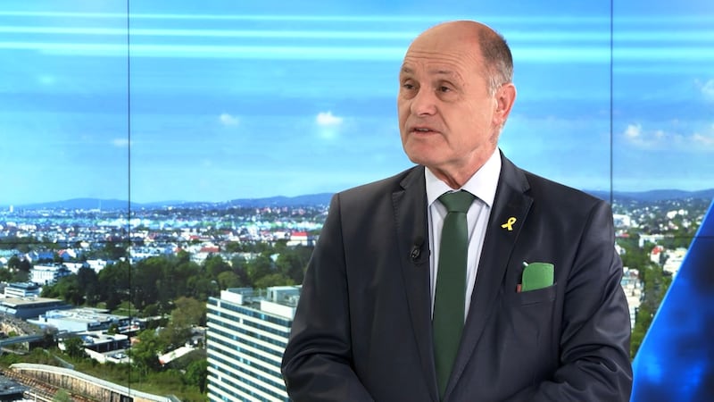 Wolfgang Sobotka im Gespräch. (Bild: krone.tv)