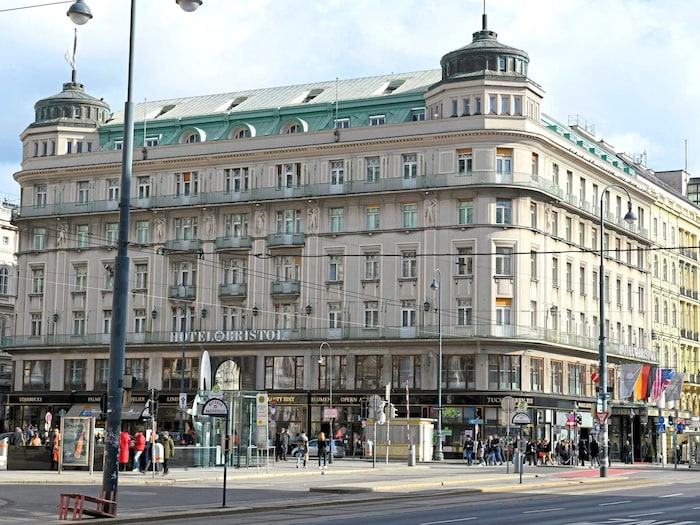 Das Hotel Bristol kann auf eine über 130-jährige Geschichte zurückblicken. Es wurd im Jahr 1892 eröffnet. 