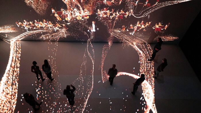 Bilder-Show mit dem Brucknerorchester unter Markus Poschner im Ars Electronica Deep Space 8K