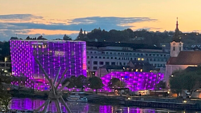 Das Ars Electronica Center in Linz hat als Museum der Zukunft Berühmtheit erlangt.