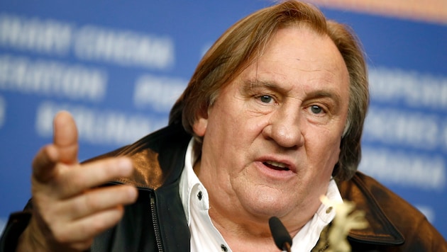 A francia filmsztárnak, Gérard Depardieu-nek bíróság elé kell állnia szexuális erőszak vádja miatt. (Bild: APA/Axel Schmidt)