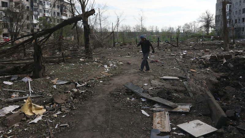 Die Auswirkungen des Kriegs sind fatal – Millionen Ukrainer sind auf der Flucht, ganze Städte komplett zerstört. (Bild: AFP)