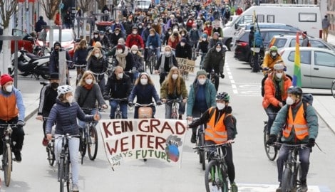 Bei der vergleichbaren Demonstration im Jahr 2021 verzichteten die Aktivisten nach massiven Bedenken der Behörden auf die Routenführung auf der Autobahn. (Bild: Birbaumer Christof)