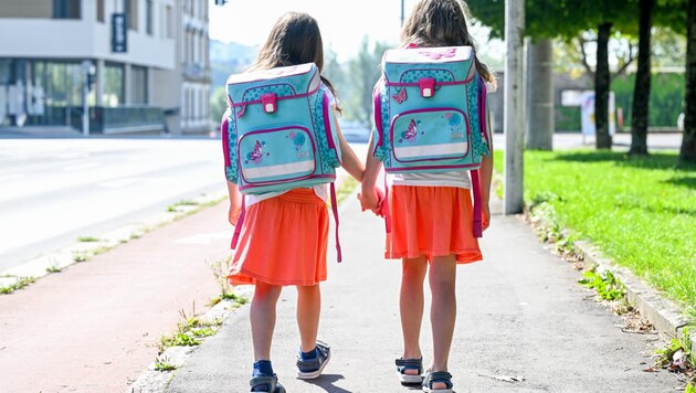 Rund 200.000 Kinder und Jugendliche gehen in OÖ zur Schule. (Bild: Dostal Harald)