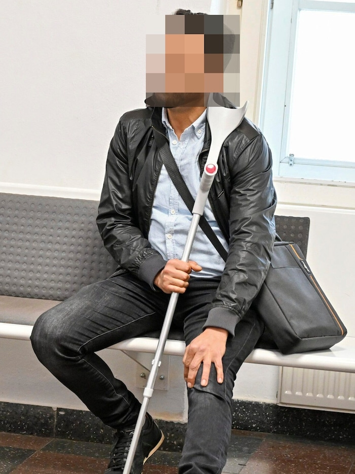 Marko V. (26) stand mit seinem Audi quer auf der A1, als der angeklagte Wiener (Bild) ihn mit ...