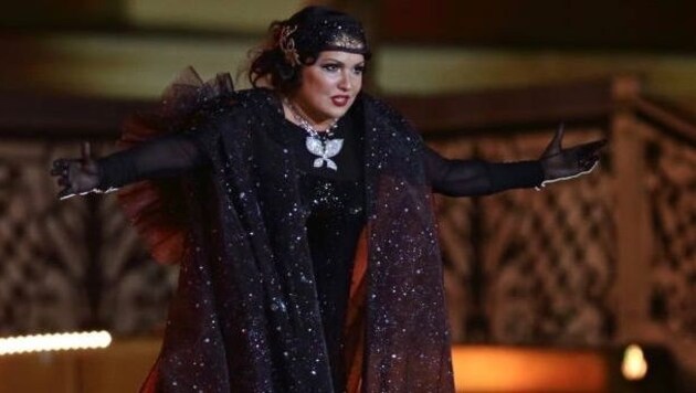 Anna Netrebko bir performansta (Bild: glomex)