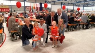 SP-Geschäftsführer Andreas Sucher, Völkermarkts Bgm. Markus Lakounigg, Landeschef Peter Kaiser & Landtagsabgeordneter Bgm. Hermann Srienz beim 1.Mai-Fest in Völkermarkt. (Bild: Pressestelle der SPÖ Kärnten)