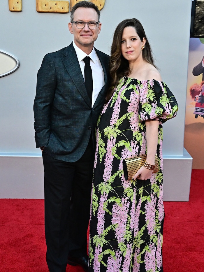 Christian Slater mit seiner schwangeren Frau Brittany am roten Teppich.