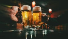 Biere werden manchmal nicht dort gebraut, wo es der Markenname vermuten lässt. (Bild: stock.adobe.com/pavel siamionov)