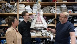 Für Marionetten sind vor allem leichte Seidenstoffe gefragt