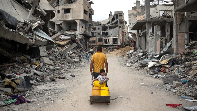 Schutt und Asche prägen das Landschaftsbild im Gazastreifen. (Bild: AFP)