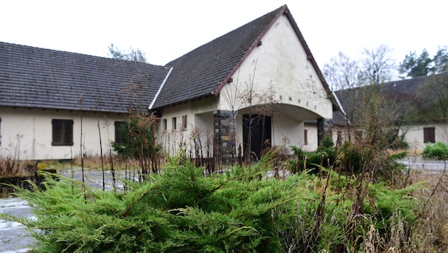 Die Villa von Joseph Goebbels am Bogensee-Areal verfällt.