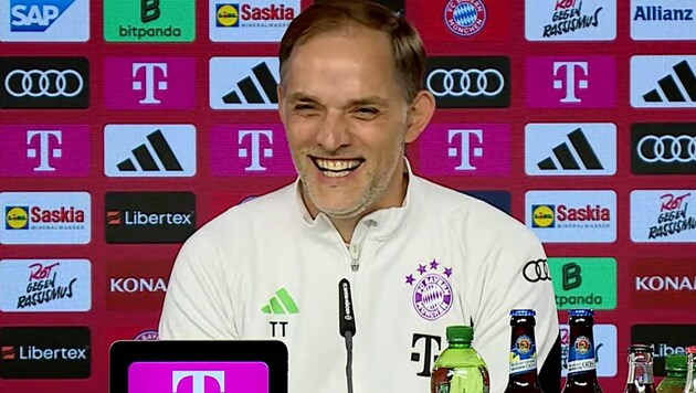 Bayern coach Thomas Tuchel laughed mischievously when asked whether he would stay in Munich. (Bild: Youtube.com/FC Bayern München Screenshot)