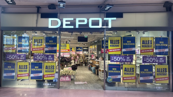 Vor einigen Jahren betrieb die Kette noch etwa 400 Geschäfte, inzwischen gibt es in Deutschland, ...