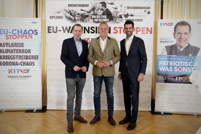 EU candidate Vilimsky, Styrian election campaigner Mario Kunasek and Udo Landbauer, who is already an elected governor. (Bild: FPÖ)