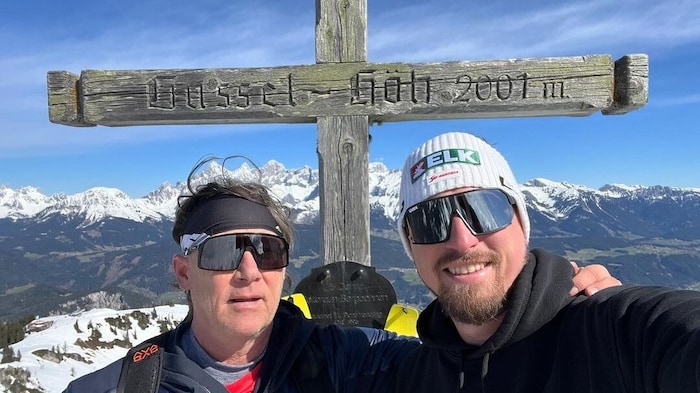 Mit seinem behandelnden Arzt Dr. Jürgen Mandl absolvierte Max Franz die erste Skitour.
