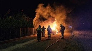 Einer der Anschläge des Bombers in Zettling (Bild: Diverse Fotografen honorarfrei/APA/FF ZETTLING/CHRISTIAN GLAUNINGER)