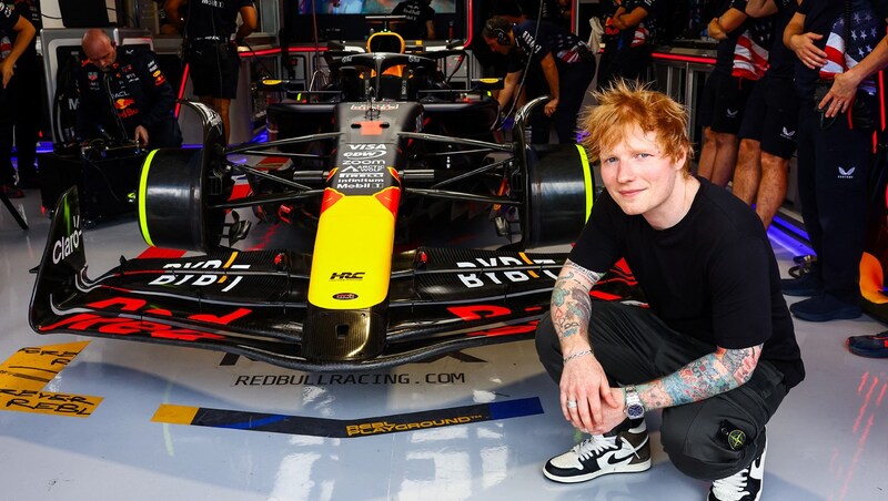 Ed Sheeran in der Red-Bull-Box (Bild: Getty Images/APA/Getty Images via AFP/GETTY IMAGES/Mark Thompson)