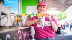 Bei „Frau Knolle“ Carina Langmair gibt´s Pulled Pork, Nuggets, Spiralkartoffeln und mehr. (Bild: Einöder Horst)