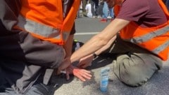 Vorgeworfen wird den Klimaschützerinnen und Klimaschützern von der Staatsanwaltschaft primär ...