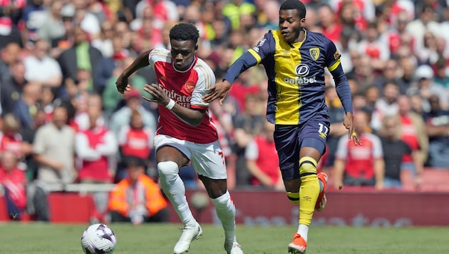 Can Arsenal's Bukayo Saka (left) impress today? (Bild: AP)