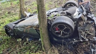 Der Lamborghini in Schleißheim wurde beim Anprall total zerstört (Bild: FF Schleißheim)