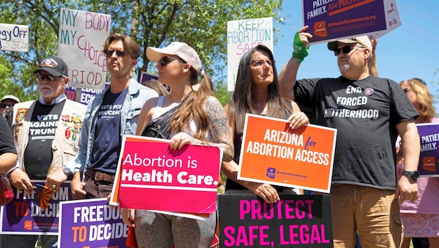 Vor Abtreibungskliniken gibt es Proteste von Gegnern und Befürwortern. Donald Trump ändert seine Meinung zum Thema Abtreibung je nach Publikum, Joe Biden ist ein Befürworter. (Bild: AFP/Getty Images/Rebecca Noble)