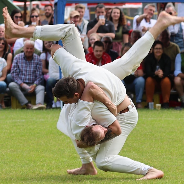 Fun is also allowed in between: a groom (below) at the polter climbed into the arena to be ...