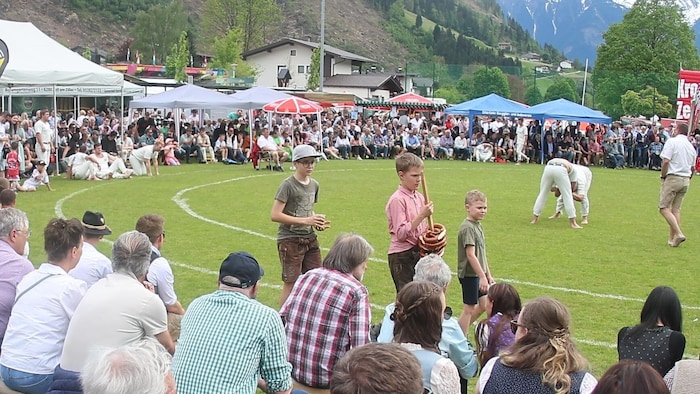 A Ranggel arena straight out of a picture book: because the weather cooperated after a wet ...