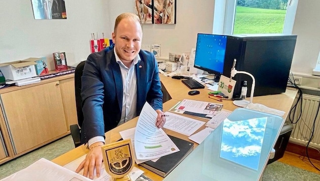 Als jüngster Bürgermeister Österreichs kam Fabio Halb aus Mühlgraben im Jahr 2017 ins Amt: „Man ist rund um die Uhr für die Gemeinde da.“ (Bild: Christian Schulter)