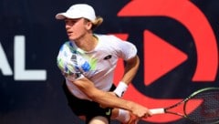 Lukas Neumayer schlägt beim Challenger in Mauthausen auf. (Bild: GEPA pictures/Mario Buehner-Weinrauch)