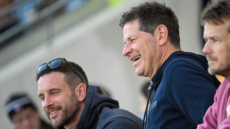 Lustenau-Coach Andy Heraf (r.) und sein Co-Trainer Dominik Visintainer schauten sich das Spiel der Altacher gegen den WAC live an. (Bild: GEPA pictures)