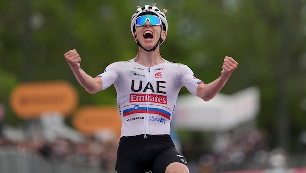 Tadej Pogacar hat die zweite Etappe des Giro gewonnen. (Bild: AP ( via APA) Austria Presse Agentur/ASSOCIATED PRESS)