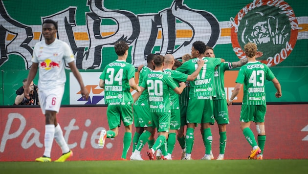 Der SK Rapid führt gegen Red Bull Salzburg. (Bild: GEPA/GEPA pictures)