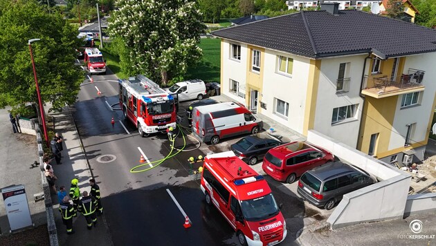 Kronstorf'ta Pazar günü öğleden sonra mutfakta çıkan yangında uyuyan bir kiracı kurtarıldı. (Bild: Team fotokerschi.at/Taras Panchuk)