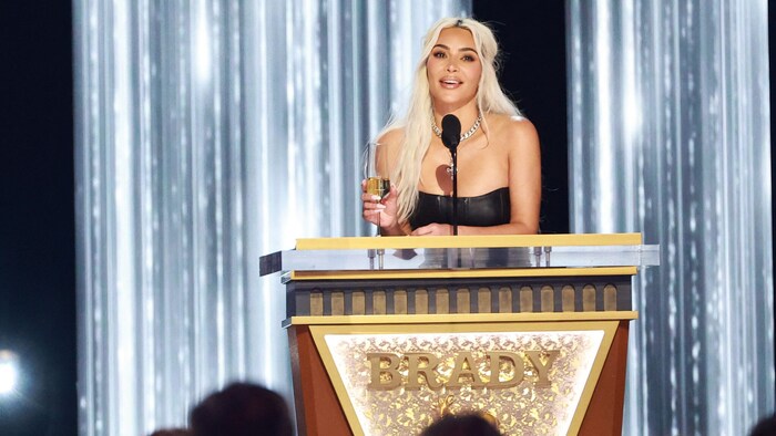Kim Kardashian wurde noch vor ihrem ersten Gag ausgebuht.
