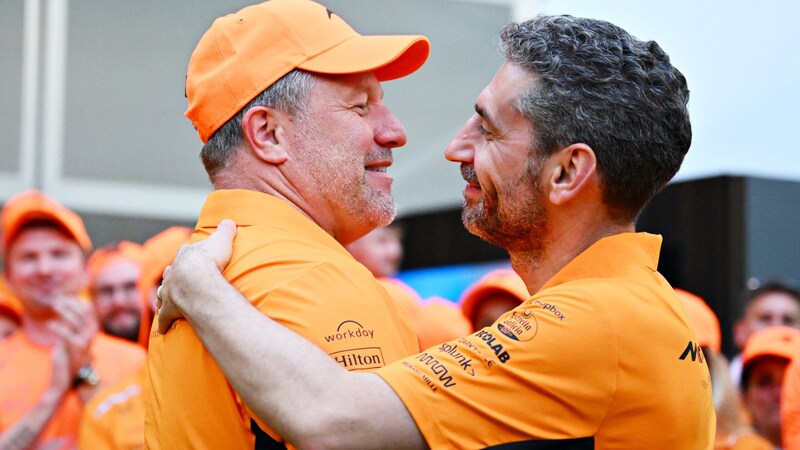 McLaren team boss Andrea Stella (right) and CEO Zak Brown (Bild: Getty Images/APA/Getty Images via AFP/GETTY IMAGES/CLIVE MASON)