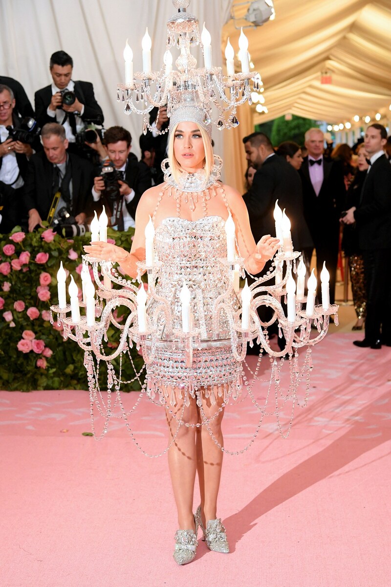 In ihren Kronleuchterlook zog Katy Perry 2019 alle Blicke auf sich. (Bild: AFP/APA/GETTY IMAGES/Neilson Barnard)