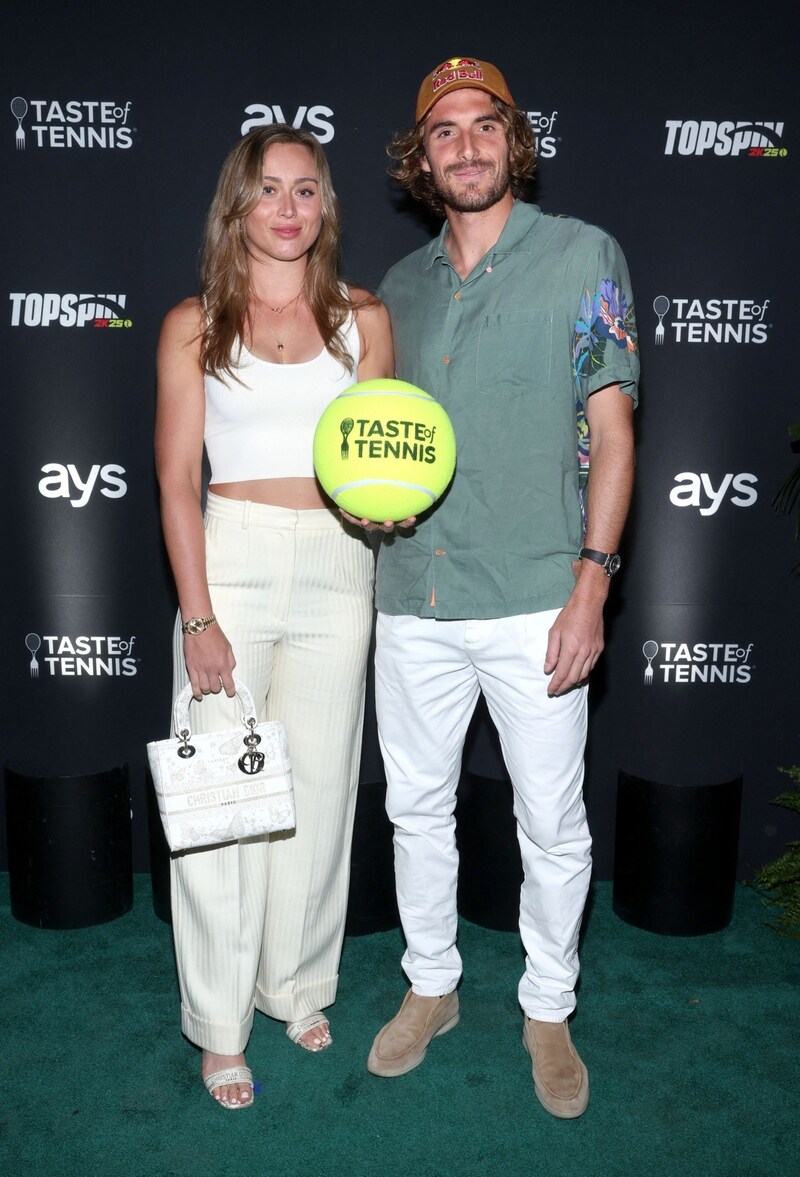 Stefanos Tsitsipas (re.) und Paula Badosa im März 2024 in Indian Wells. (Bild: Getty Images/APA/Getty Images via AFP/GETTY IMAGES/MATTHEW STOCKMAN)