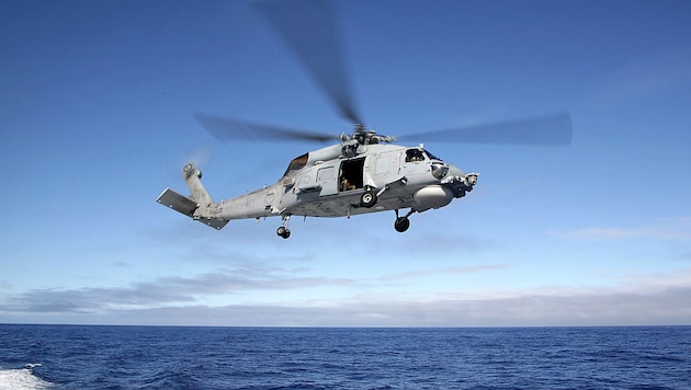 Ein Hubschrauber des Typs Seahawk der australischen Marine (Bild: APA/AFP/AUSTRALIAN DEFENCE/ABIS CHRIS BEERENS)