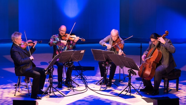 Electrically amplified and highly energetic, the Kronos Quartet has been thrilling audiences for 50 years. (Bild: © Musical Instrument Museum)