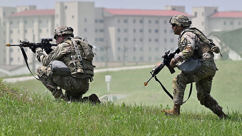 Amerikai katonák Dél-Koreában gyakorlatoznak (Bild: APA/AFP/Jung Yeon-je)