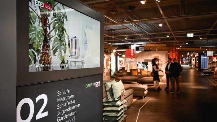 A vásárlók gyakran vásárolnak online, de a tényleges vásárlási döntést aztán az üzletben hozzák ...