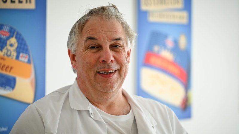 Master dairyman Hans Wenzl, a native of Bavaria, manages the plant in the Innviertel region. (Bild: Wenzel Markus)