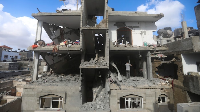 Ein zerstörtes Gebäude in Rafah