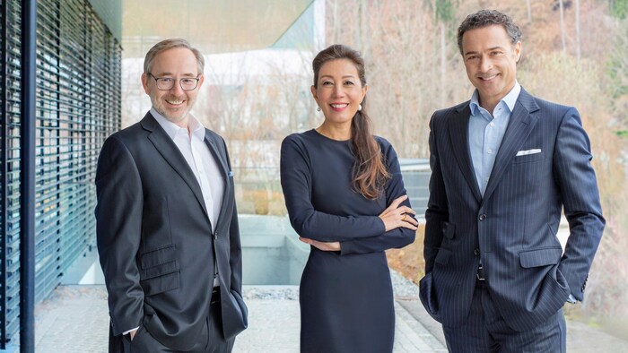 Greiner-Vorstandsvorsitzende Saori Dubourg mit Finanzvorstand Hannes Moser (l.) und Manfred Stanek, dem Chief Operating Officer.