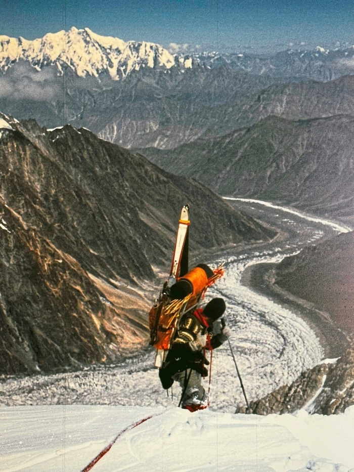 Hanns Schell bei der Erstbesteigung des 7459 Meter hohen Malubiting.