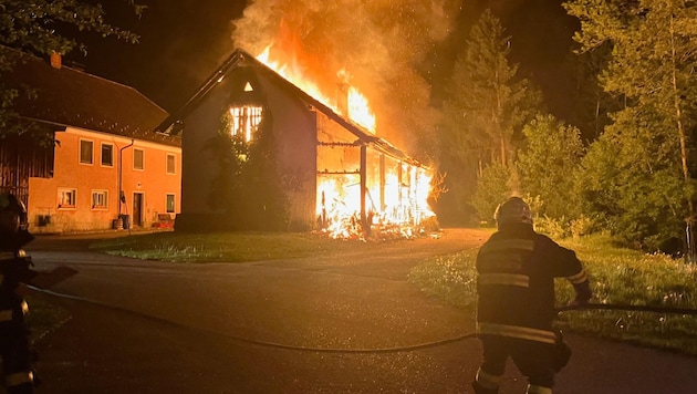 Drei Brände in Folge beschäftigten zuletzt die Feuerwehren im Mühlviertel, die Ermittlungen laufen. (Bild: TEAM FOTOKERSCHI.AT / PRIVAT)